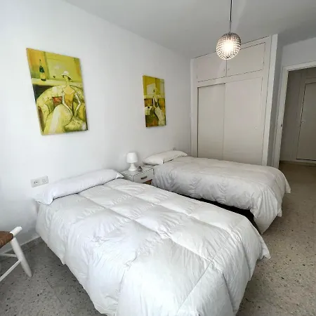 Comfy By Homing Apartment